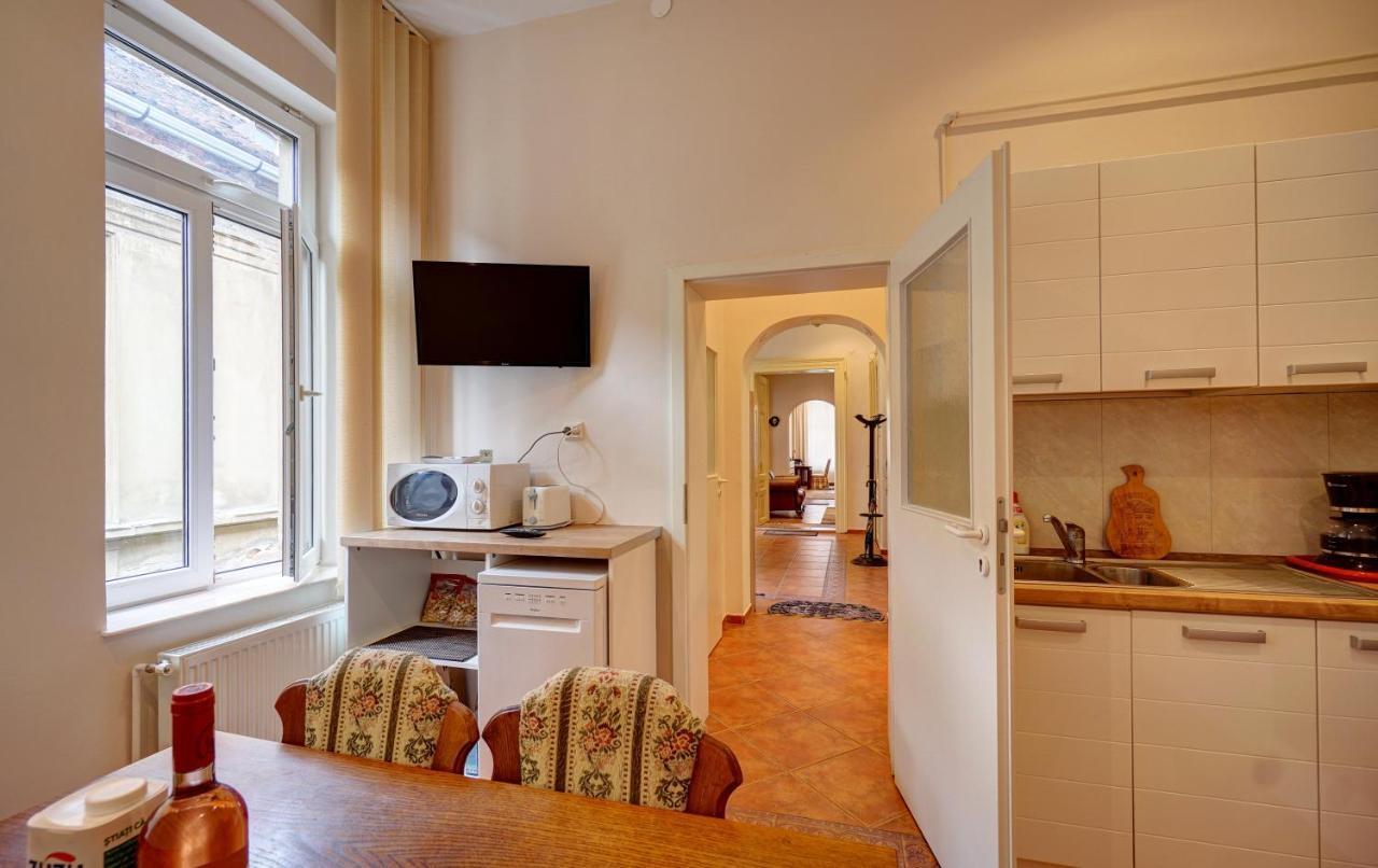 Casa De Vis, Brasov Old City Centre Apartment Exterior photo