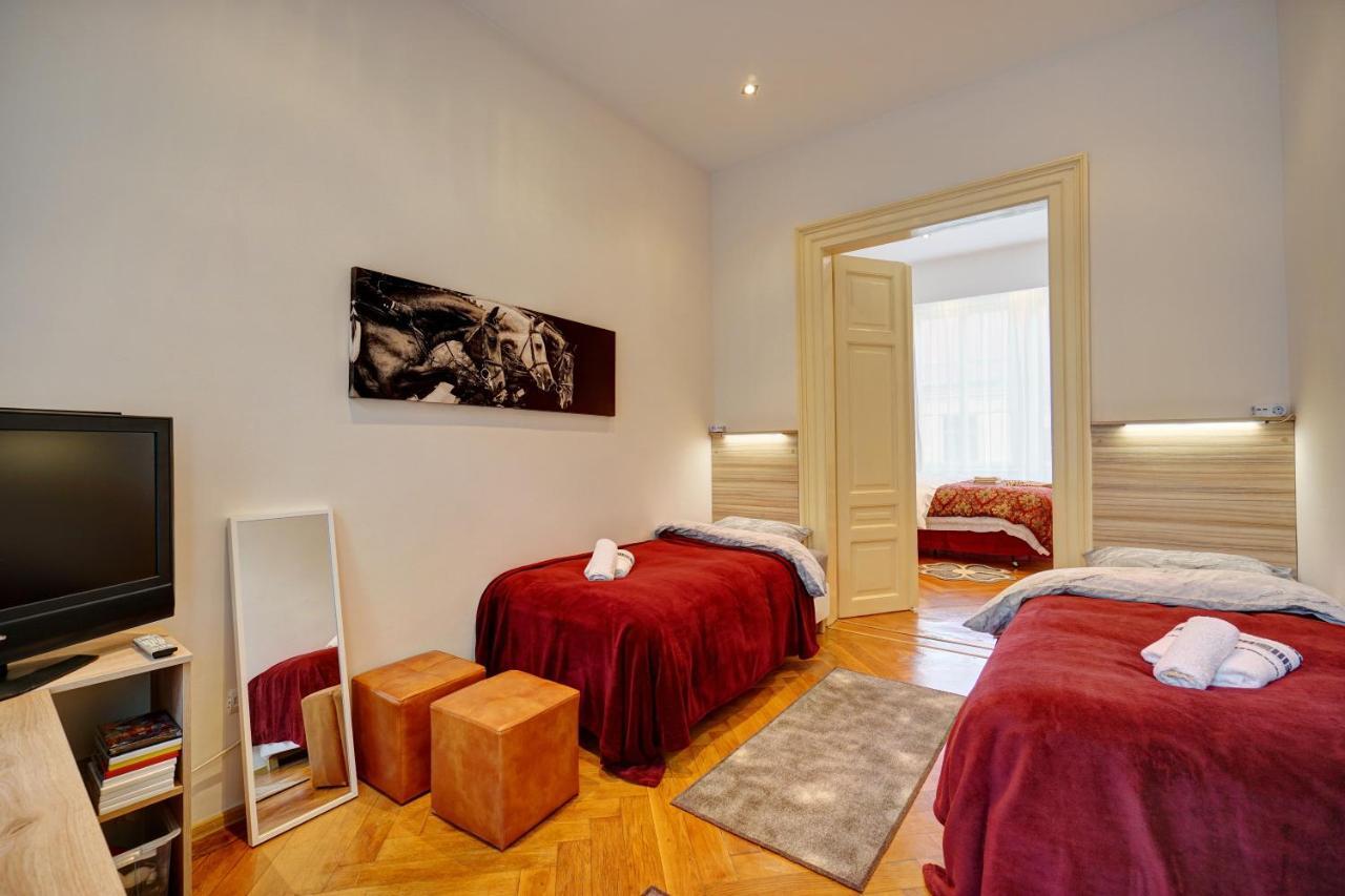 Casa De Vis, Brasov Old City Centre Apartment Exterior photo